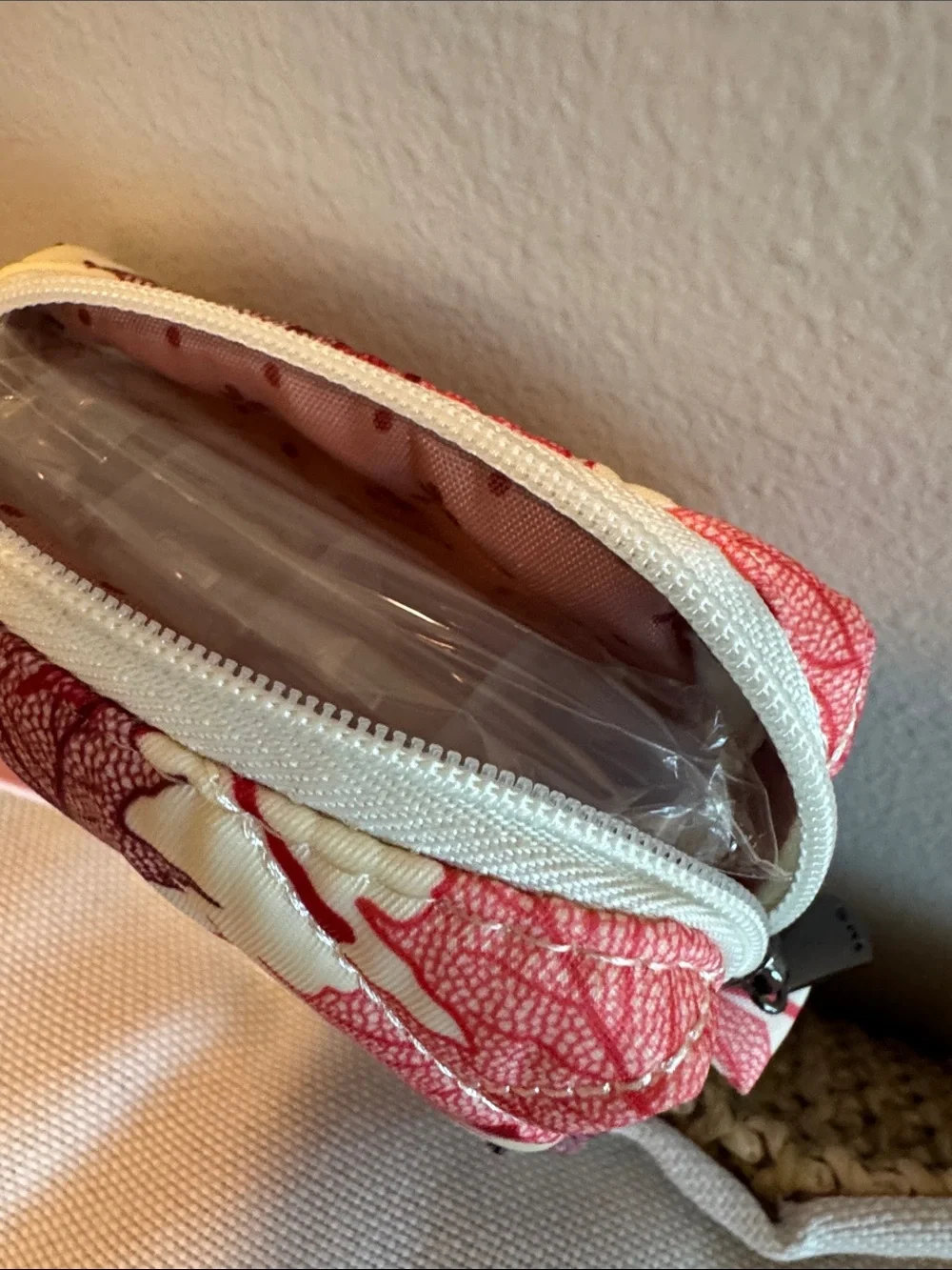 lug CHOO CHOO mini Cosmetic/pill case pouch in Maples Cream pattern_7